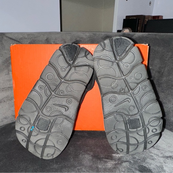 GUC | Toddler Nike slip on sandals | size 8C - Picture 10 of 13